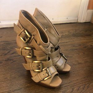 Tan heeled boots w/buckles